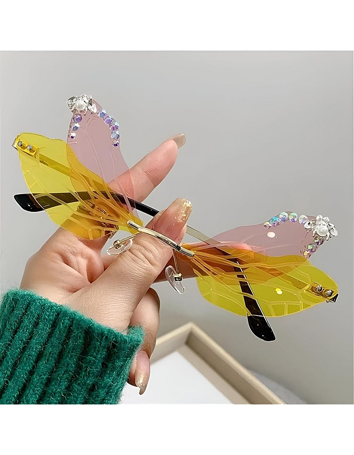 Fashion Eyewear - Unique Irregular Sunglasses with Women’s Dragonfly Wings Design and Eye-Catching Bling Details, Making a Bold Statement for Any Party