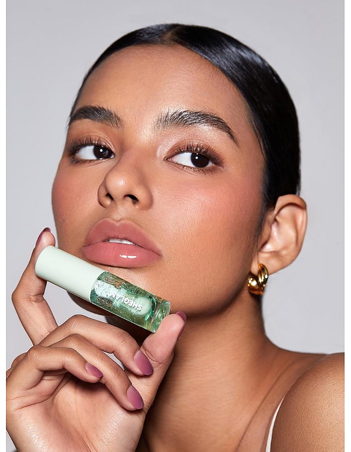 SHEGLAM Makeup - Jelly Wow Hydrating Lip Oil - Long-wearing moisturizing, non-sticky Plumping Lip Gloss with Sponge Tip Applicator (Green Apple Envy)