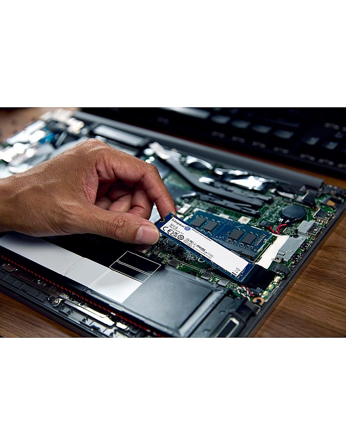 وحدة تخزين داخلية من كينجستون بسعة 1 تيرابايت موديل NV3 بتقنية NVMe واتصال PCIe متوافقة مع الكمبيوتر نوع سوليد ستيت درايف