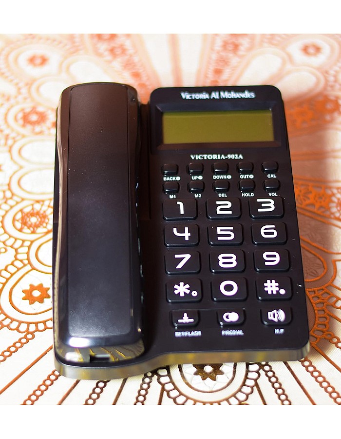 VICTORIA AL MOHANDES Crded Telephone 902 A BLACK