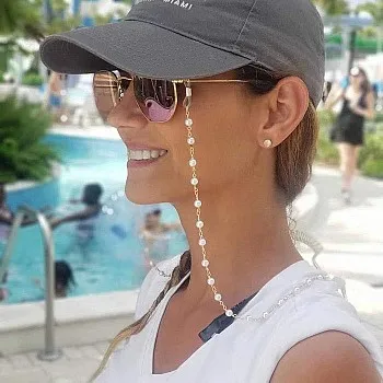 IYOU Street Shot Eyeglasses Chains Peral Gold Glasses Chain Anti-lost Eyeglass Accessories Travel Anti-lost Sunglasses Cord for Women and Girls
