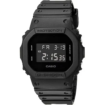 كاسيو ساعة كوارتز رقمية بسوار من الراتنج للنساء DW-5600BB-1CR